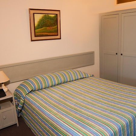 Hotel Vesuvio Сан Хосе Екстериор снимка