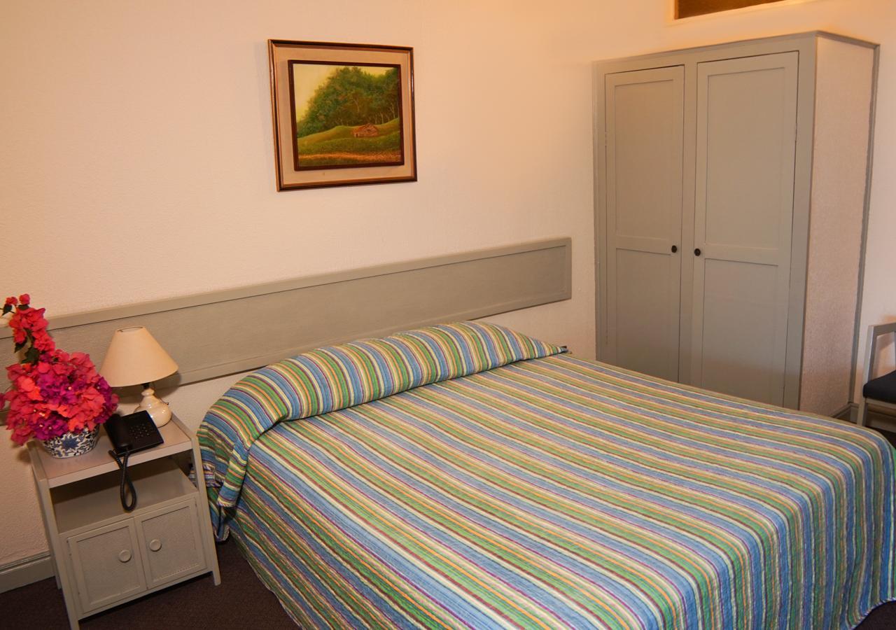 Hotel Vesuvio Сан Хосе Екстериор снимка