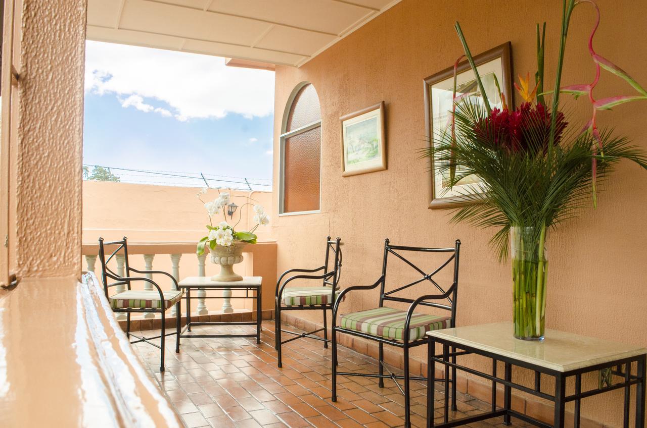 Hotel Vesuvio Сан Хосе Екстериор снимка